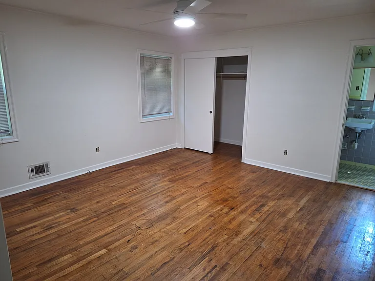 286 Greencrest Dr — Photo 6