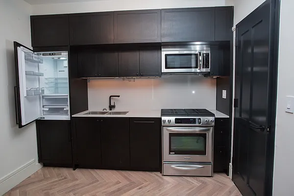 Rented by Living Room NY Corp | media 13