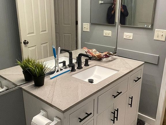 5th image of 235 Lillian Pl