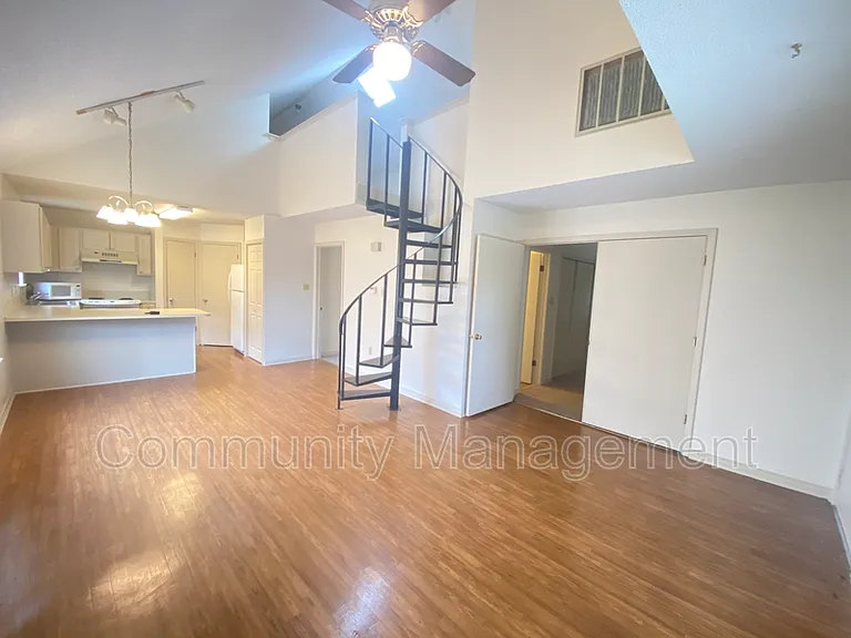 5131 Butter Creek Ln #206 — Photo 2
