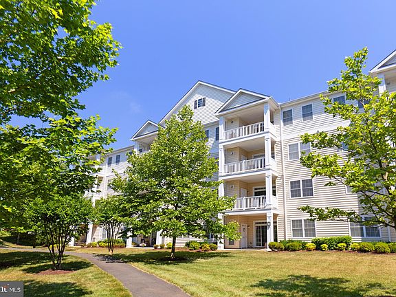 4th image of 15100 Heather Mill Ln #404