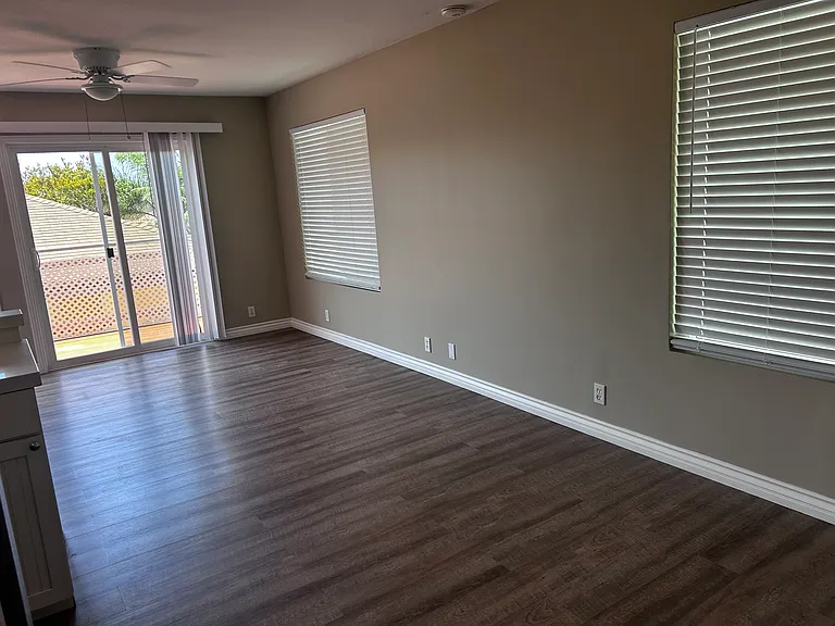 4948 Brighton Ave — Photo 40