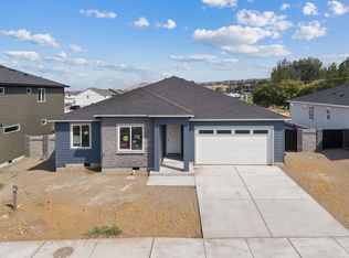 398 Tatoosh Ave, West Richland, WA 99353