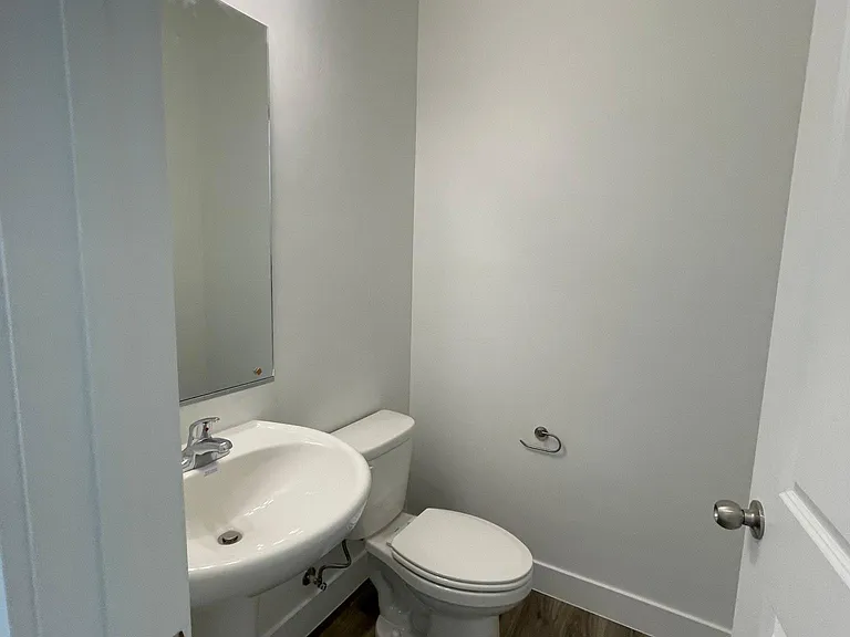 1122 N 1920 W — Photo 9