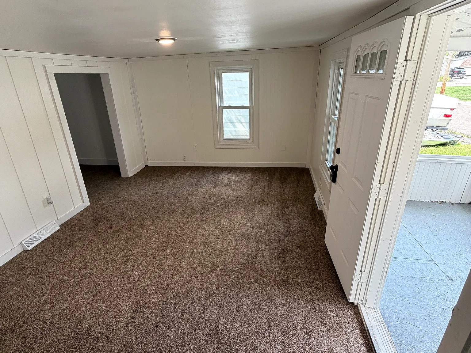 3 bed, 1120 sqft, $1,300 — Photo 3