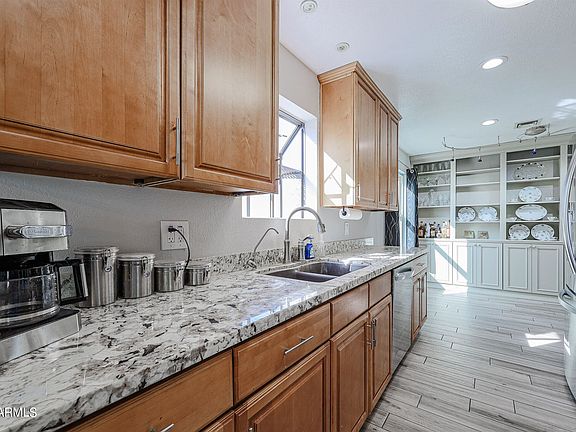 5th image of 1303 E Rosemonte Dr