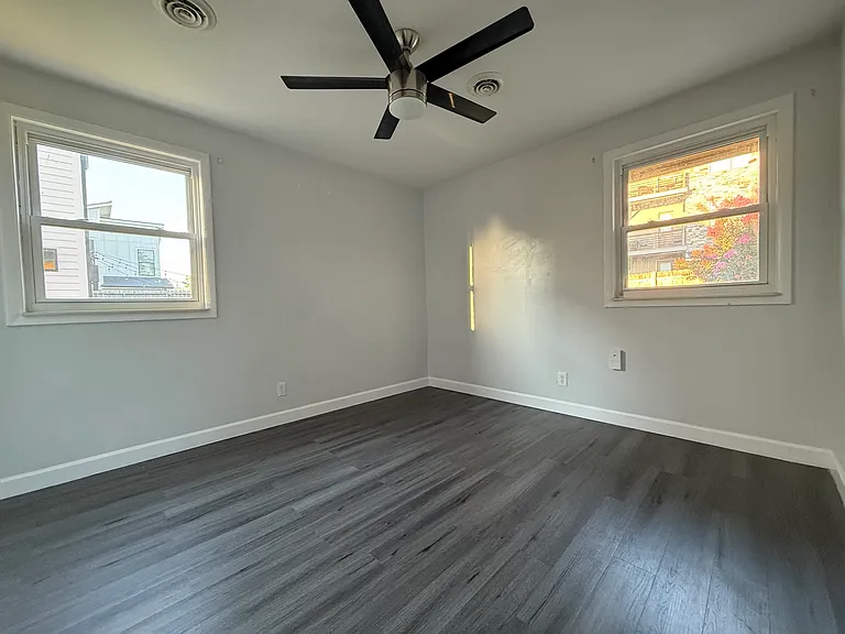 104 Marshall Ct — Photo 10