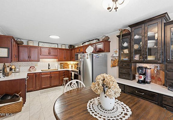 5th image of 927 W G St #927