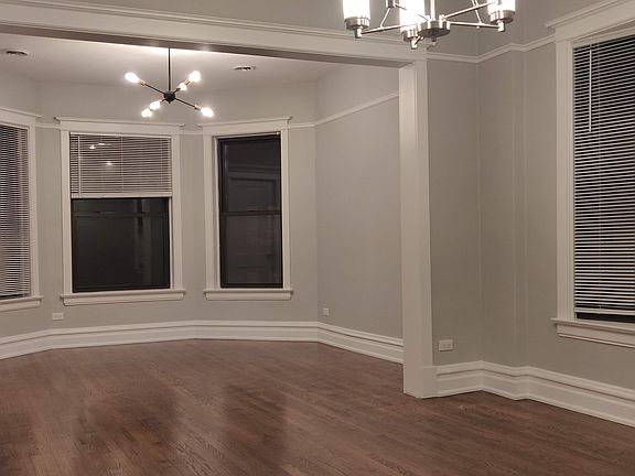 3rd image of 3918 N Janssen Ave #3