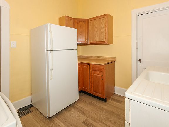 5th image of 2614 E 13th St