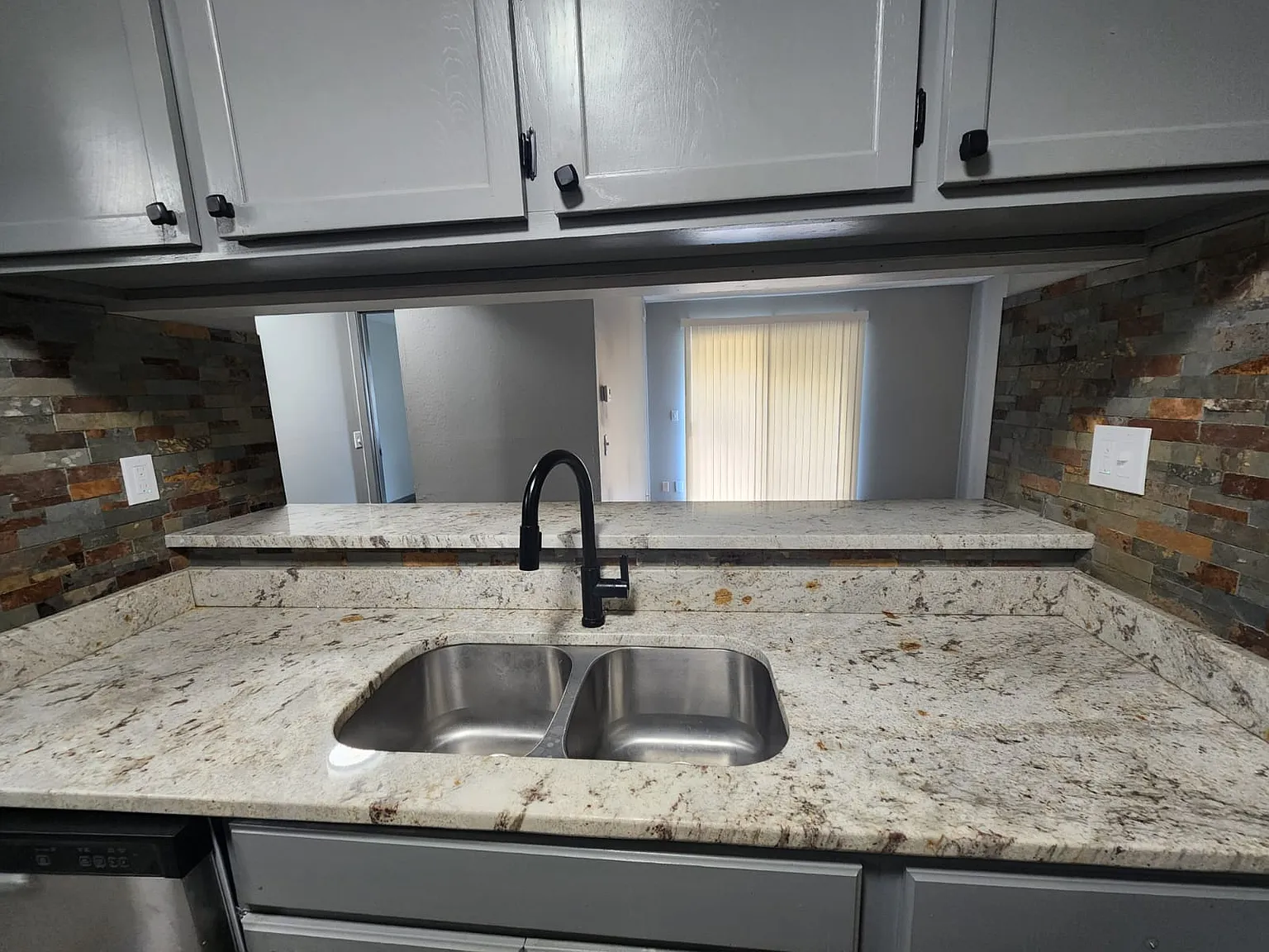 1 bed, 670 sqft, $910 — Photo 4