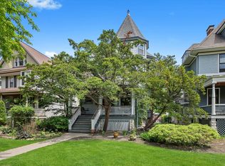 204 N Harvey Ave, Oak Park, IL 60302