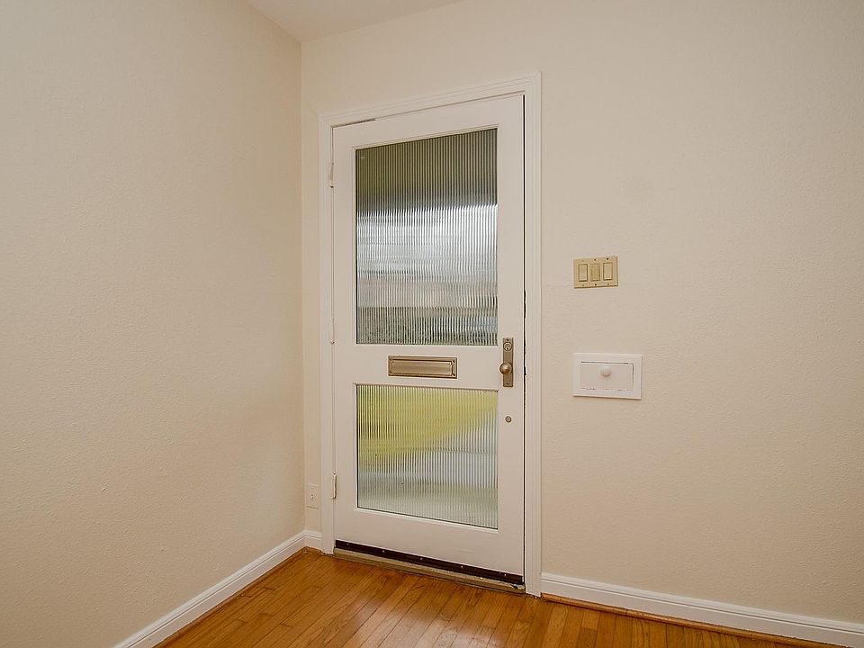 1st image of 2047 & 2049 Sheridan St N