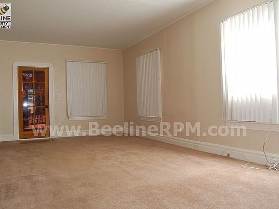 2nd image of 924 Ramona Ave