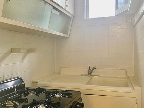 5th image of 58 Saint James St APT 6