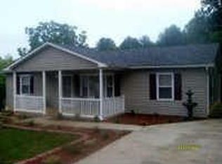 935 Norman Rd, Mount Airy, NC 27030