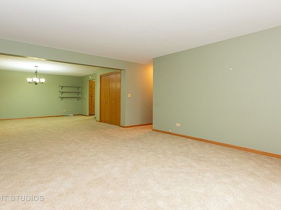 4th image of 18 Saint Moritz Dr Unit 102