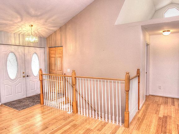 3rd image of 68315 Fleetwood Dr