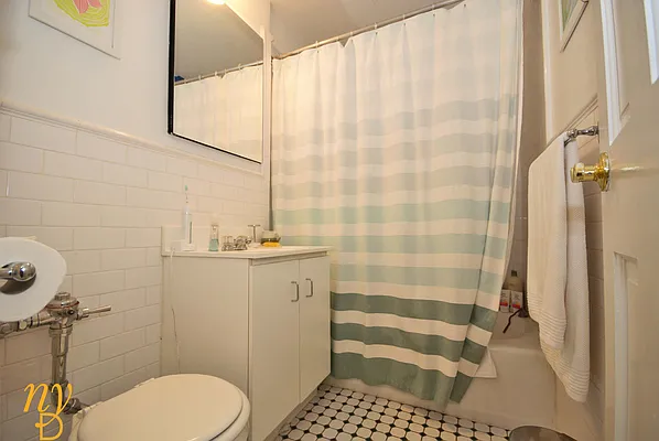 Rented by New York Dwellings LLC | media 18