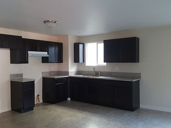 3rd image of 607 W 46th St