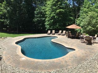 27 Col Conklin Dr, Stony Pt, NY 10980