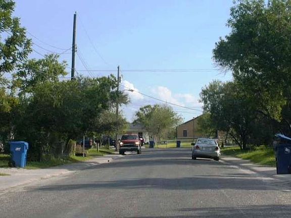 2nd image of 605 Villarreal St