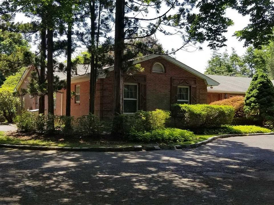 1st image of 17 Morgan Dr