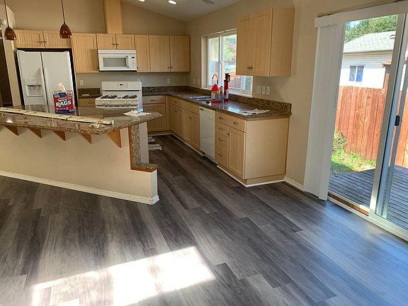 2nd image of 129 N Rainier Ave