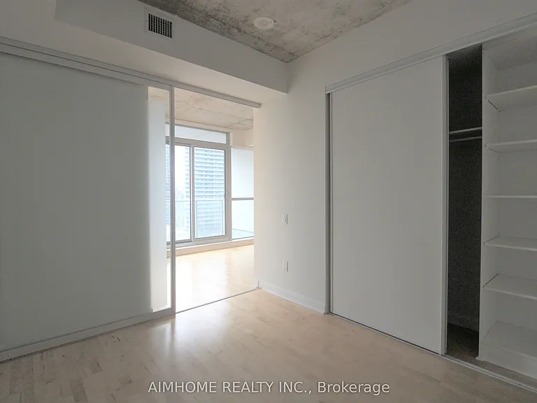 375 King St W #2208 — Photo 16