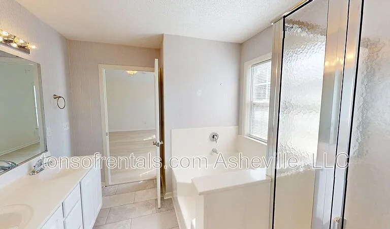 342 Meadow Pathway Dr — Photo 20