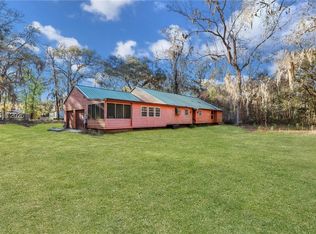 6 Alumni Rd, Beaufort, SC 29907