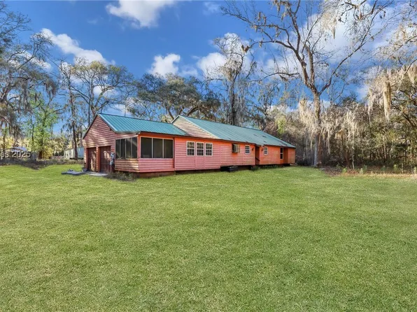 6 Alumni Rd, Beaufort, SC 29907