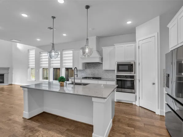 16 Clearview Terrace Pl, The Woodlands, TX 77375