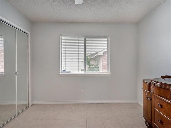 2nd image of 5028 Diaz Ave