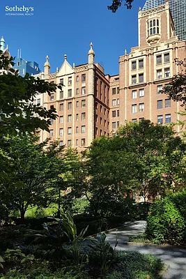 Sold by Sotheby's International Realty | media 8