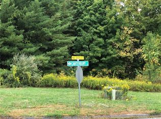 12 Canterbury Ln, East Granby, CT 06026