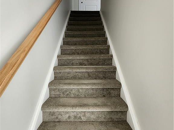 3rd image of 118 Seabrook Dr