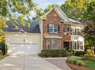 2 Foxfire Ct, Greensboro, NC 27410