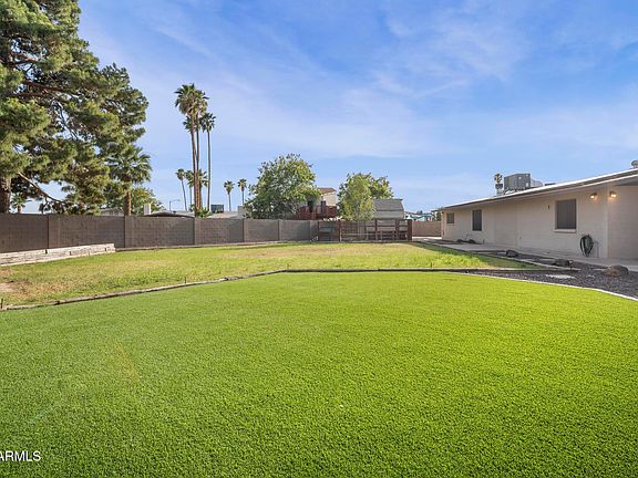3rd image of 4515 W SHAW BUTTE Drive