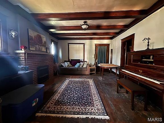 2nd image of 239 E Lorena Ave