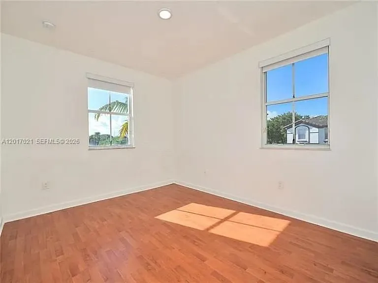 7772 NW 114th Pl — Photo 26