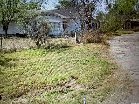 2nd image of 560 S Loop 1604 E LOT MID