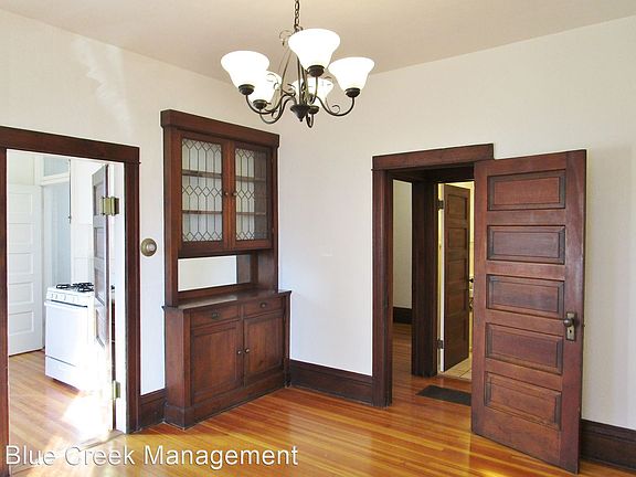4th image of 825 E 5th Ave