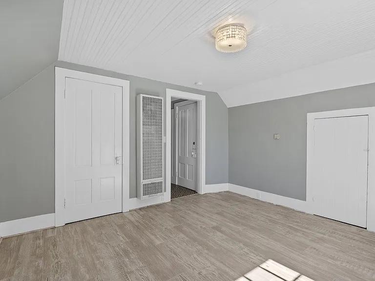 547 Randolph Street — Photo 13