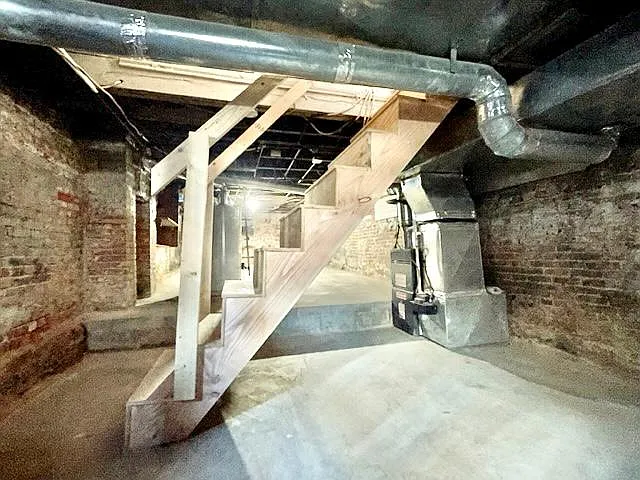 1301 Clarkson St — Photo 22