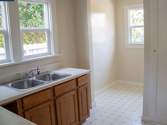 3rd image of 70 W Rose Ave