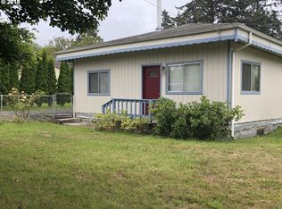 90938 E Robertson Ln, Coos Bay, OR 97420