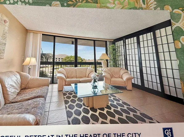 2400 Presidential Way APT 403, West Palm Beach, FL 33401