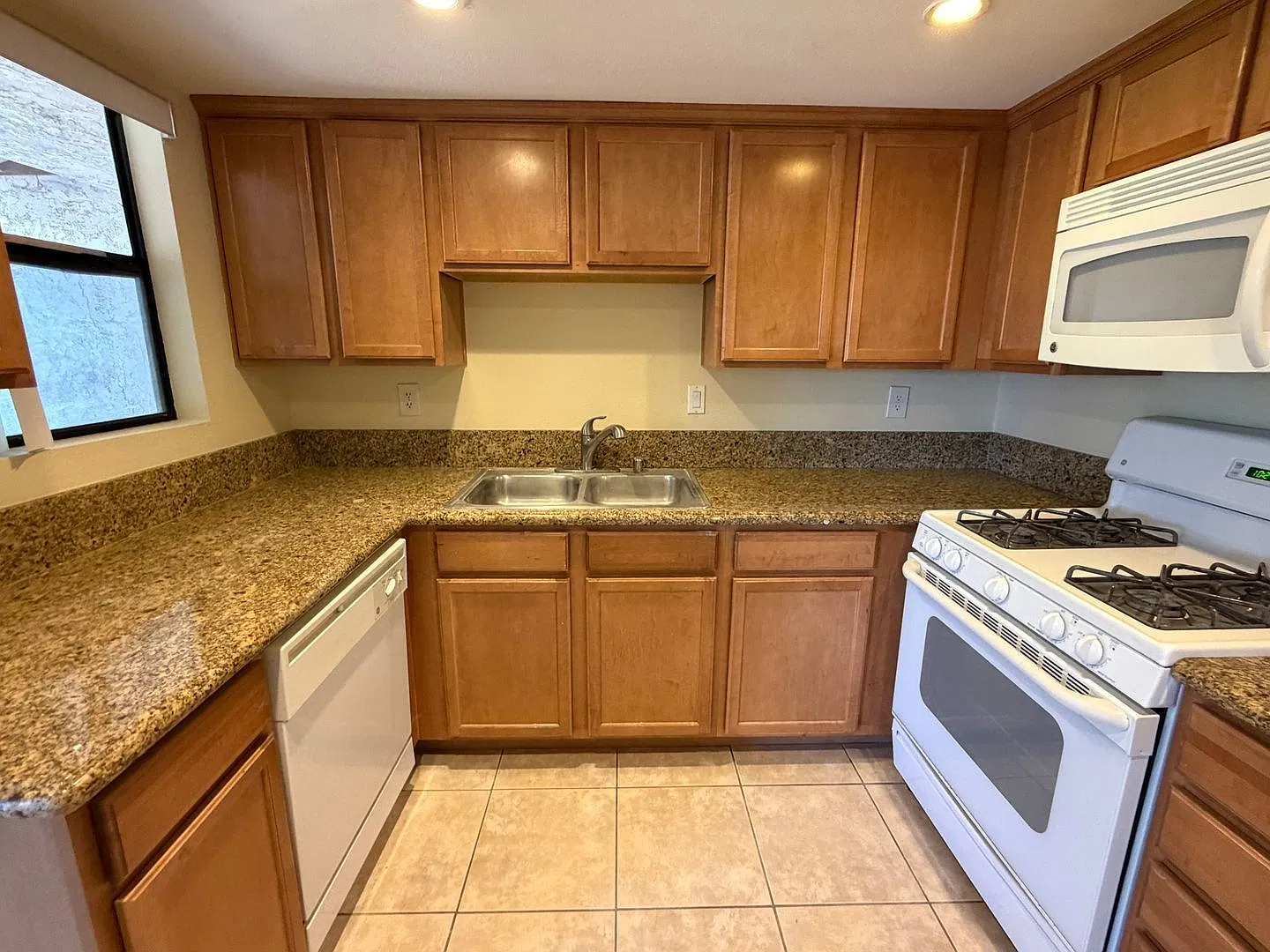 1 bed, 1.0 bath, 604 sqft, $1,750 — Photo 4