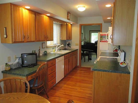 5th image of 6504 Darlington Ct